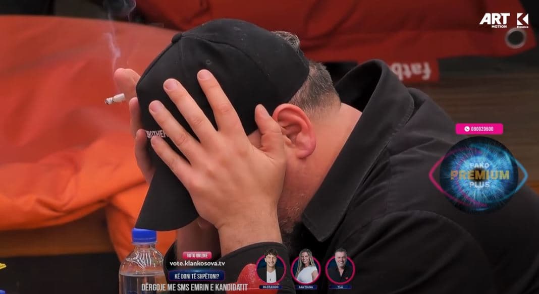 Çka ngjau mbrëmë? Yllit iu mbushën sytë me lotë (VIDEO)
