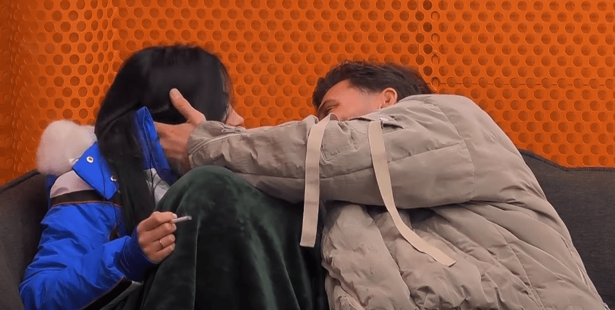 “E ndjeva mungesën tënde”, moment përkëdhelës mes Kaderit dhe Lumit (VIDEO)