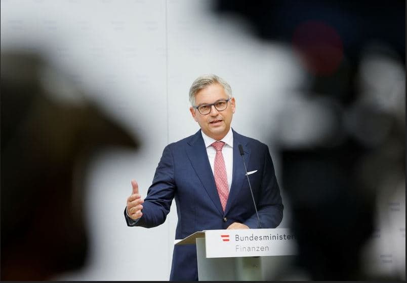 Ministrit austriak i merret leja e drejtimit të veturës për shkak të shpejtësisë
