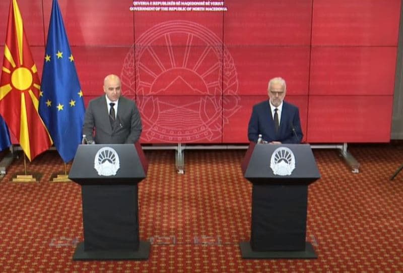 Qeveria e Maqedonisë së Veriut në duar të Xhaferit, urohet nga Kovaçevski