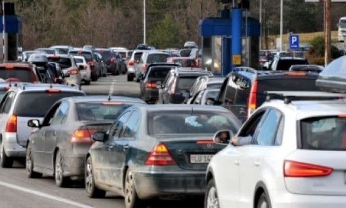 Pritjet kufitare: 40 minuta në Merdarë, gjysmë ore në Bërnjak