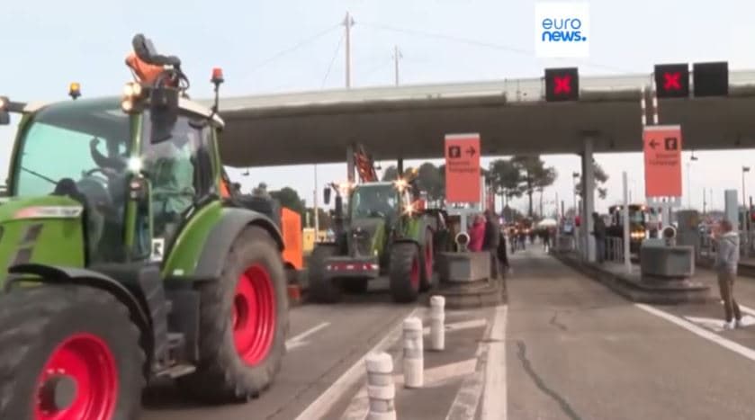 Qeveria franceze përgatit masa të reja për të qetësuar protestat e fermerëve