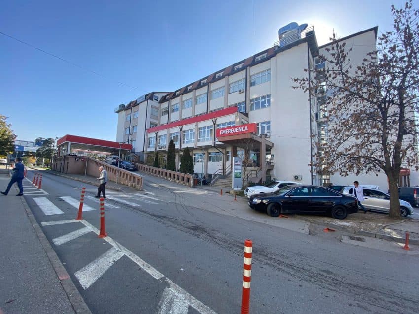 Aksidenti në Nabërgjan të Klinës, personi i lënduar dërgohet në QKUK