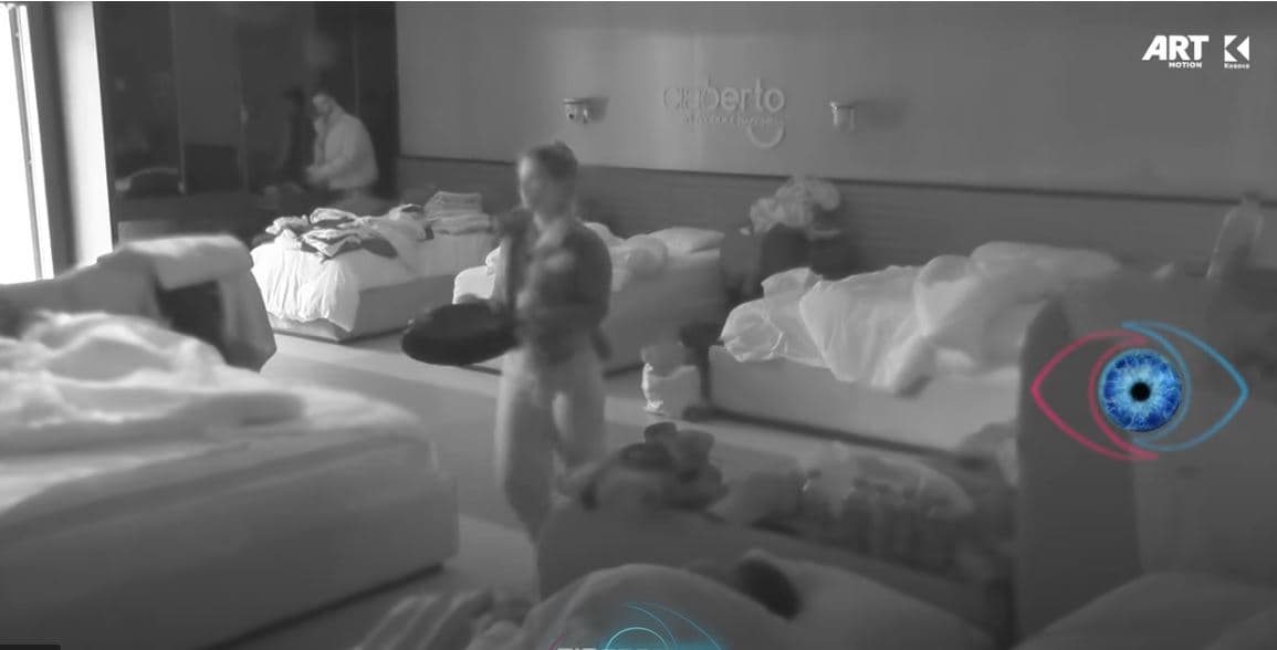 Shqipja vazhdon “zullumin” për banorët, rrah pafundësisht tepsinë (VIDEO)