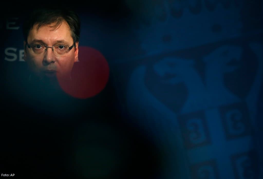 Editorial i “The Guardian” për kapjen e shtetit në Serbi: Problem për Ballkanin dhe BE-në