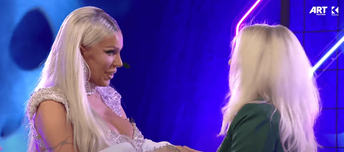 Nëna befason Edonën në natën finale (VIDEO)