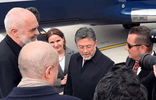 Rama mbërrin në Ankara (VIDEO)