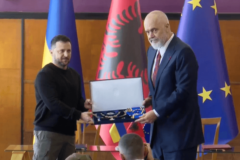 Zelensky ia dorëzon Ramës çmimin “Yaroslav i Urti” (VIDEO)