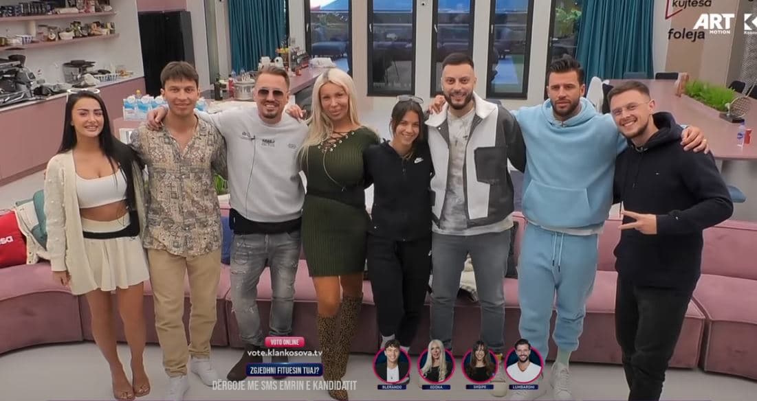 Ardi, Mirdoni, Alba e Blero në foto të përbashkët me finalistët para largimit nga shtëpia (VIDEO)