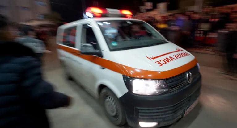 Ushtria izraelite hyn në spitalin Nasser në Gaza, dyshohet se aty mbahen pengjet