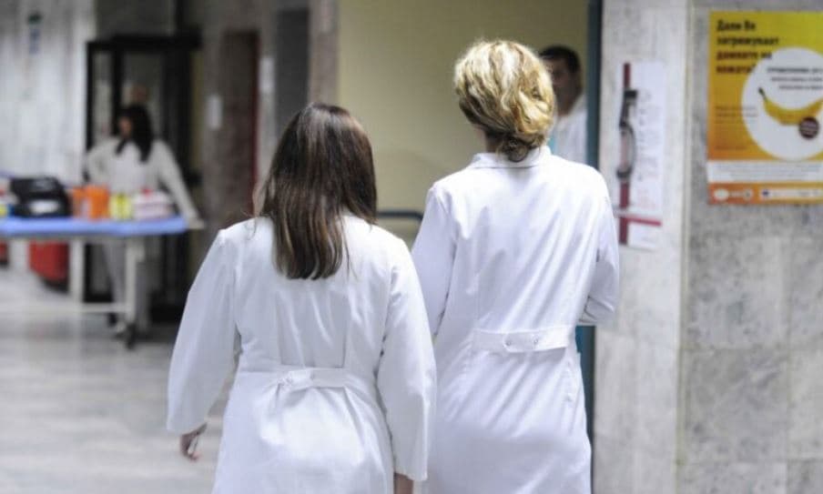 Punonjësit shëndetësorë në Maqedoninë e Veriut paralajmërojnë grevë