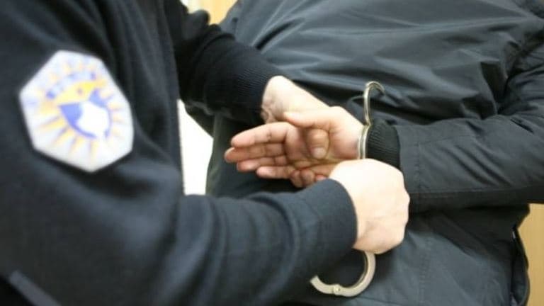 Arrestohet një 20-vjeçar në Ferizaj, po kërkohej për dhunim