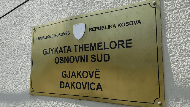 Vrasja në Marmull të Gjakovës, dënohet me 10 vjet burgim burri që ndihmoi të atin ta kryejë veprën penale