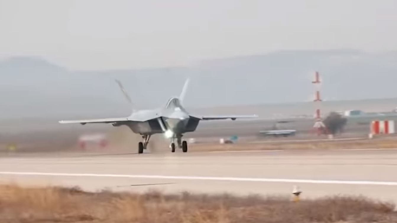 Kështu duket Baza Ajrore e NATO-s në Kuçovë e cila hapet së shpejti (VIDEO)