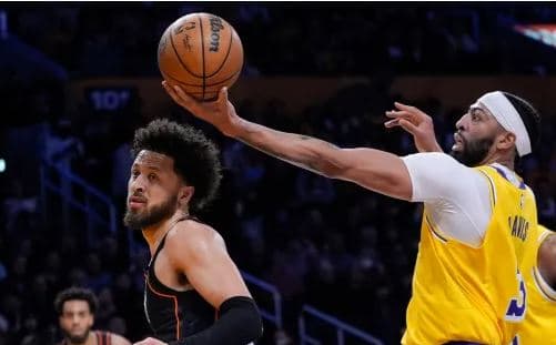 Lakers mposhtin Pistonsat (VIDEO)