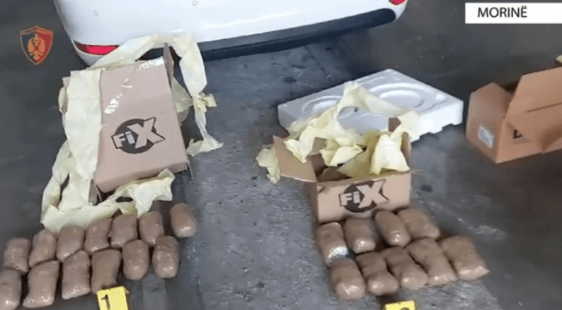 Arrestohet në Morinë 39-vjeçari nga Peja, në veturë iu gjetën 11 kilogram heroinë