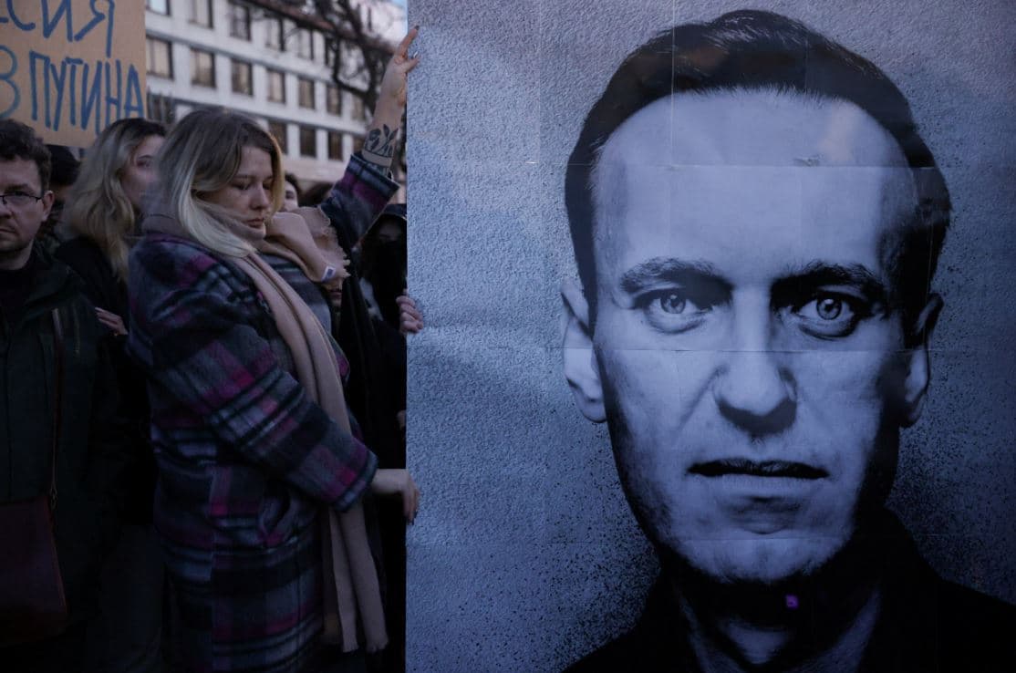 Nënës së Navalnyt i jepet ultimatum tre-orësh për funeralin sekret