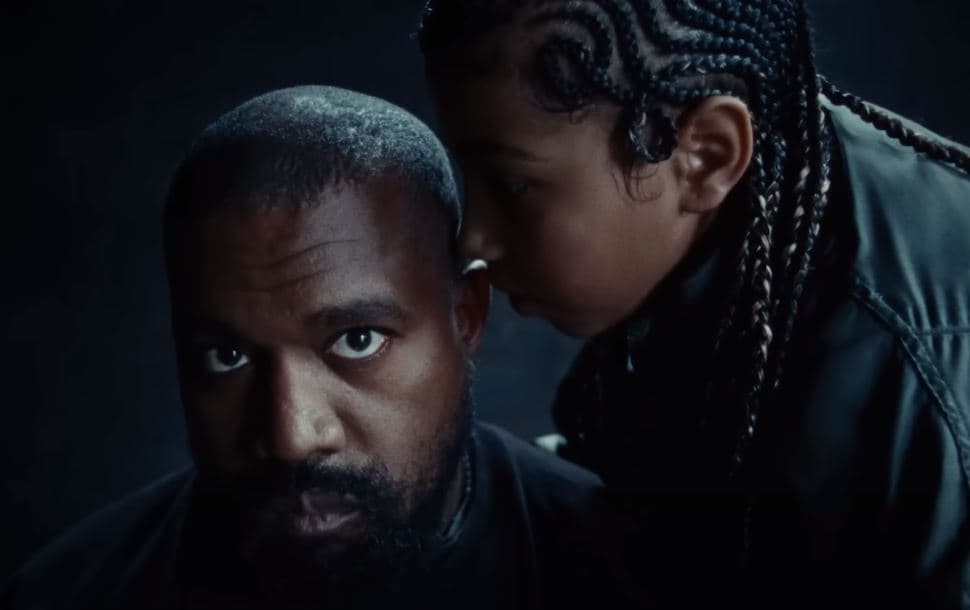 North West në hapat e babait, bën rep bashkë me Kanye West (VIDEO)