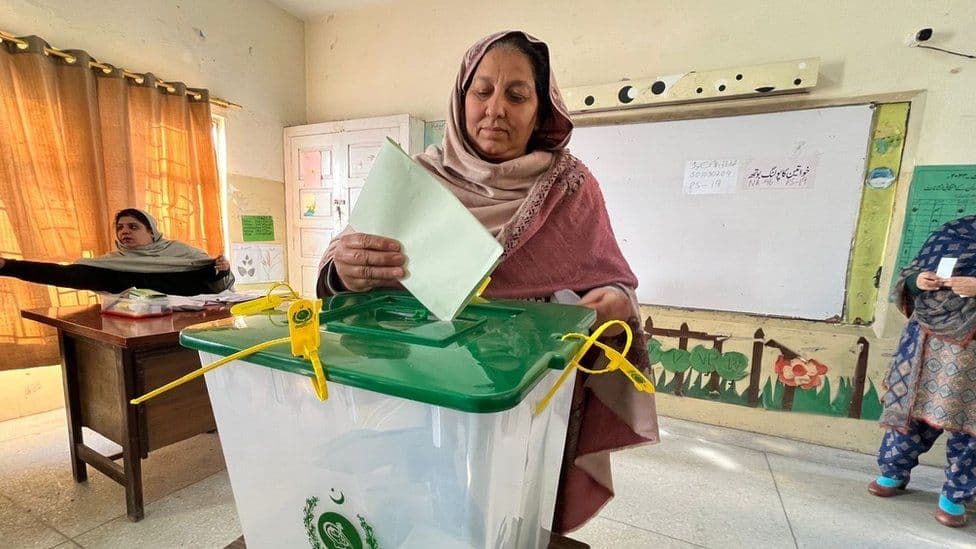 Zgjedhjet në Pakistan: Qasja në internet ndërpritet me fillimin e votimeve