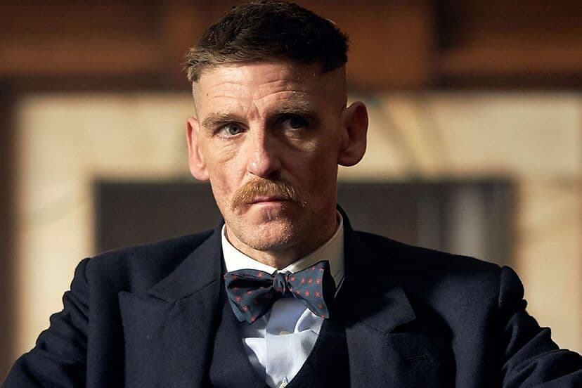 Lajmërohet aktori i "Peaky Blinders" pasi u zu me drogë
