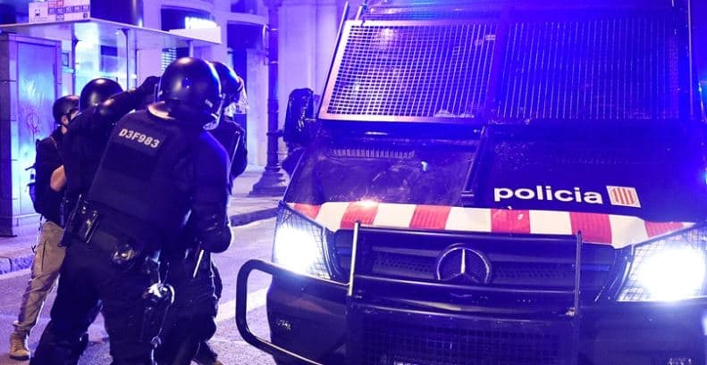 Autoritetet spanjolle arrestojnë një rrjet të trafikut njerëzor, lirojnë 21 viktima