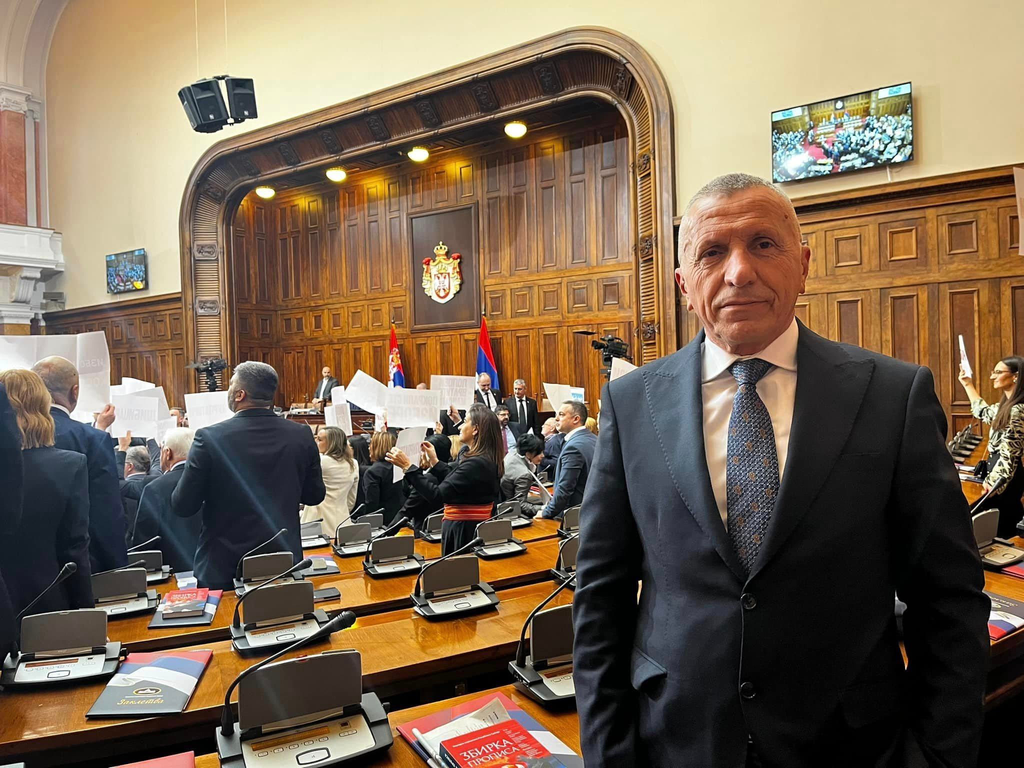 Kamberi: Vuçiqi po luan me ndjenjat e serbëve, po teston edhe durimin e ndërkombëtarëve (VIDEO)