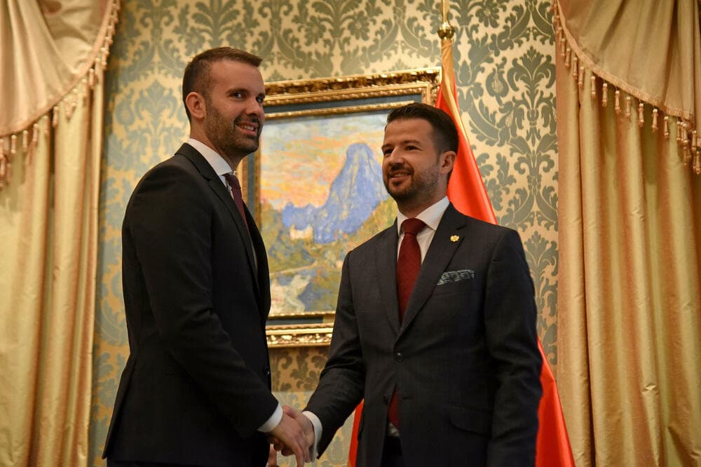 Presidenti dhe kryeministri malazez ndajnë rrugët politike, trandet koalicioni qeveritar