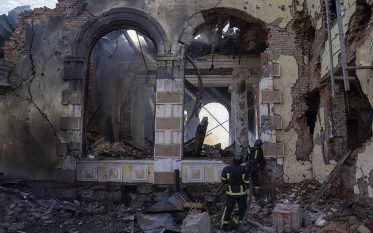 Sulmet ruse vrasin dy civilë në provincat e Ukrainës, tetë të tjerë plagosen