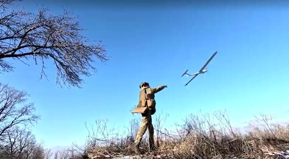 Holanda i bashkohet koalicionit për të furnizuar Ukrainën me dronë të avancuar