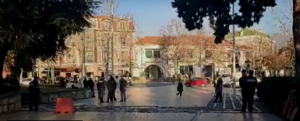 Kuvendi i Shqipërisë merr masa, qindra zyrtarë policorë angazhohen për protestën e opozitës
