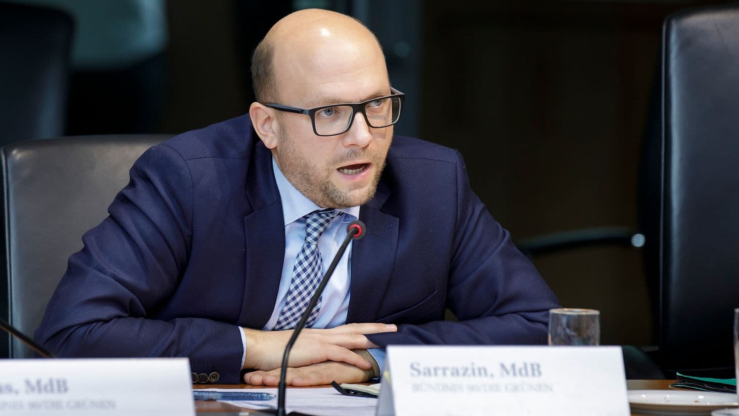 Sarrazin flet për tensionet Kosovë-Serbi: Dritarja nuk është mbyllur ende