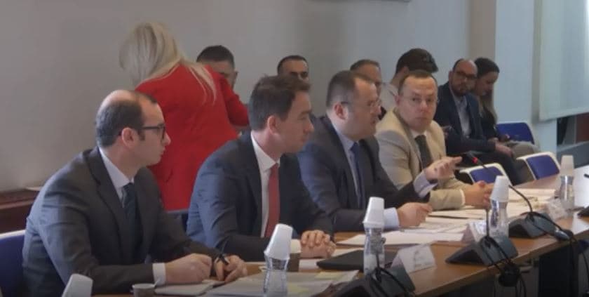 BQK-ja në komision: Guvernatori raportoi pse shkoi në Bruksel (VIDEO)