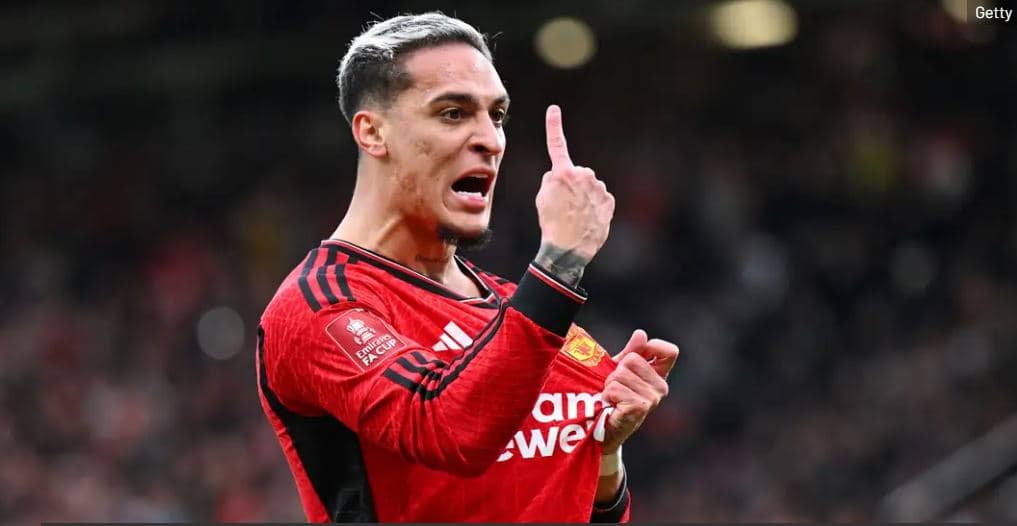 Antony do që të qëndrojë te Unitedi