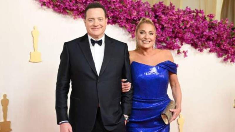  Çmimet Oscar: Brendan Fraser me të dashurën e tij kalojnë në tapetin e kuq