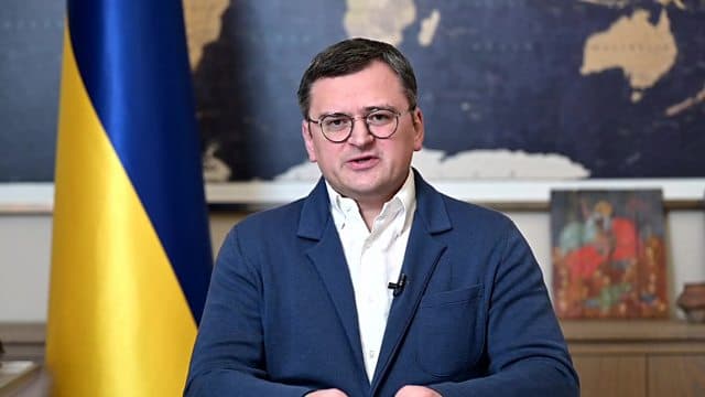 Ministri ukrainas ia kthen Papës: Flamuri ynë është verdhekaltër, i vetmi që do ta ngremë e për të cilin vdesim