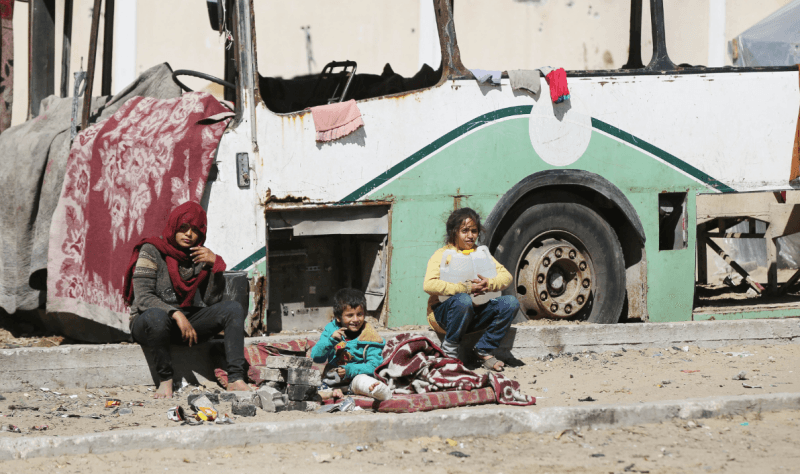 UNRWA: 17 mijë fëmijë në Gaza kanë mbetur jetimë