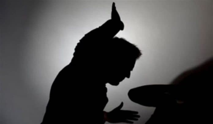 Sulmon viktimën e cila kishte urdhër mbrojtës, arrestohet i dyshuari