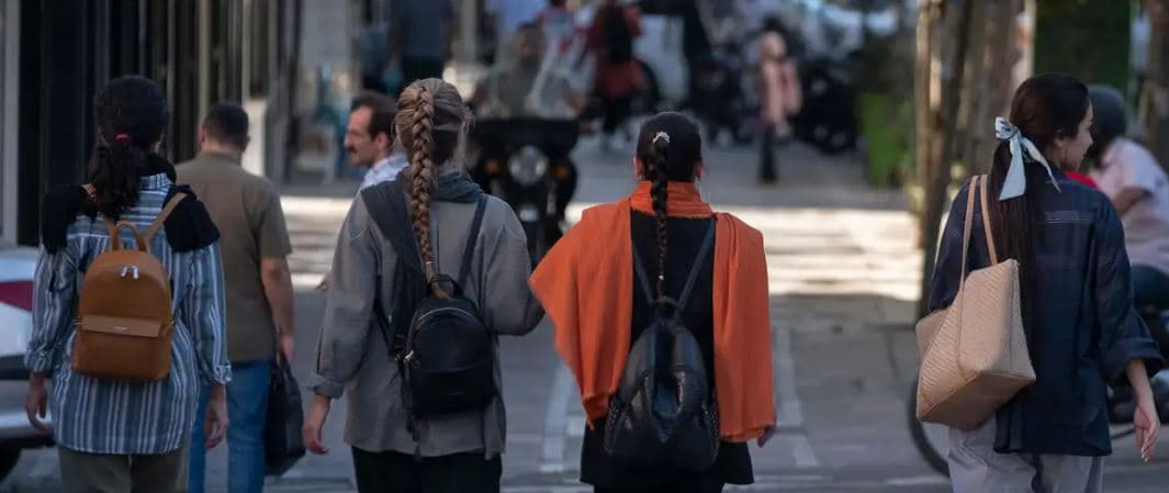 Gratë e Iranit zotohen për rezistencë kundër regjimit 'mizogjinist'