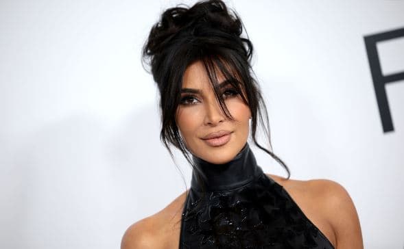 Kim Kardashian ndryshon pamje (VIDEO)