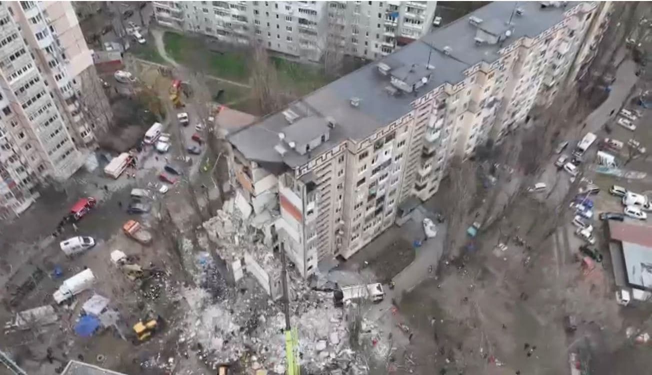 Një sulm me dron në Odesa vrau 12 persona, ekipet e shpëtimit përfundojnë kërkimin