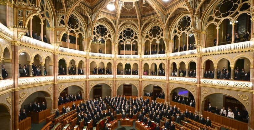 Hungaria do të zbatojë ligjin më të rreptë të imigracionit në BE