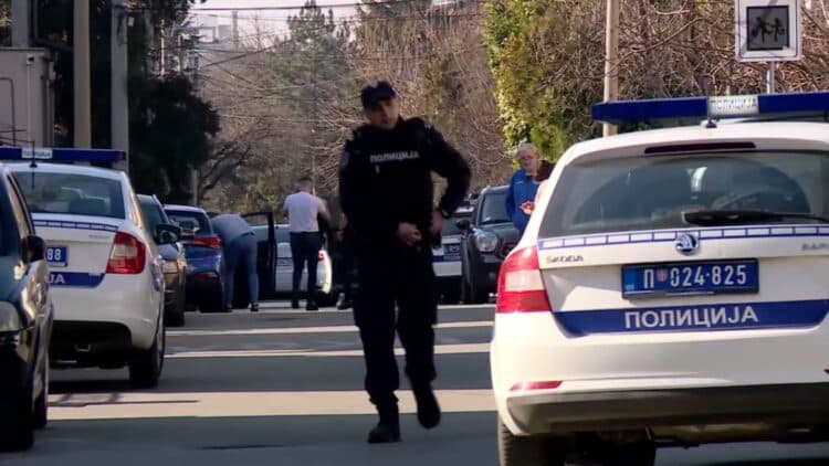 Beograd: Arrestohet serbi i dyshuar pedofil, organizoi stërvitje tenisi dhe ngacmoi seksualisht të miturit