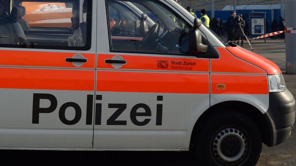 Zvicër: I mituri ther një hebre, dyshohet për antisemitizëm