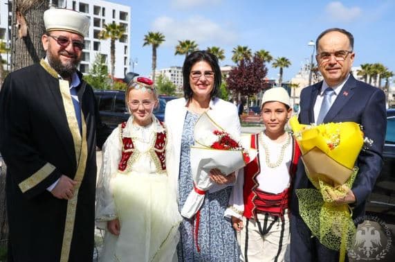 Begaj uron që Ramazani të bëjë shoqërinë shqiptare më të devotshme