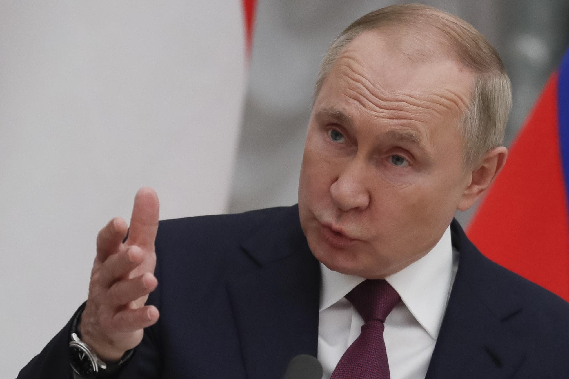 Moska i injoron urdhërarrestet për komandantët e Putinit