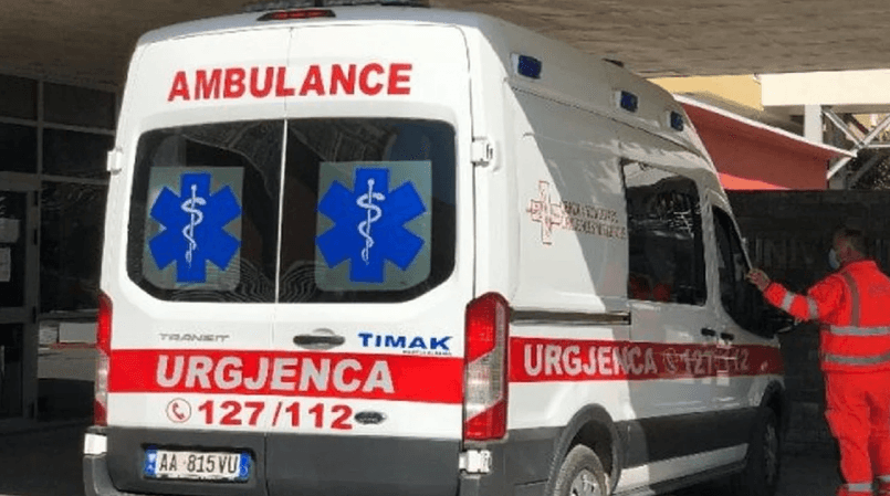Përfshihet nga zjarri një banesë në Vlorë, vdes një 70-vjeçar