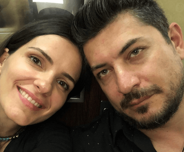 Yllka Gashi me urim unik në ditëlindjen e bashkëshortit të saj