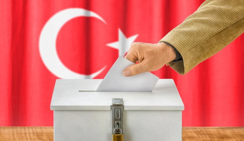 Mbi 61 milionë njerëz votuan sot në zgjedhjet lokale të Turqisë