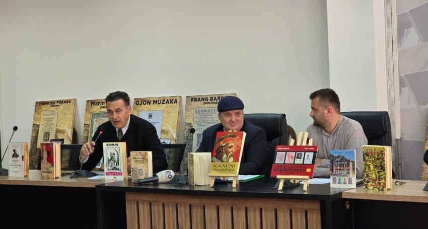 Promovohet bibliografia e Skënderbeut me autor Hysen Dizdarin
