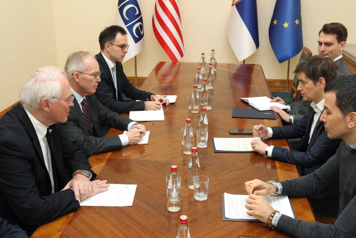Hilli dhe Braathu bisedojnë me Bërnabiqin për planin shtatë pikësh për Luginën